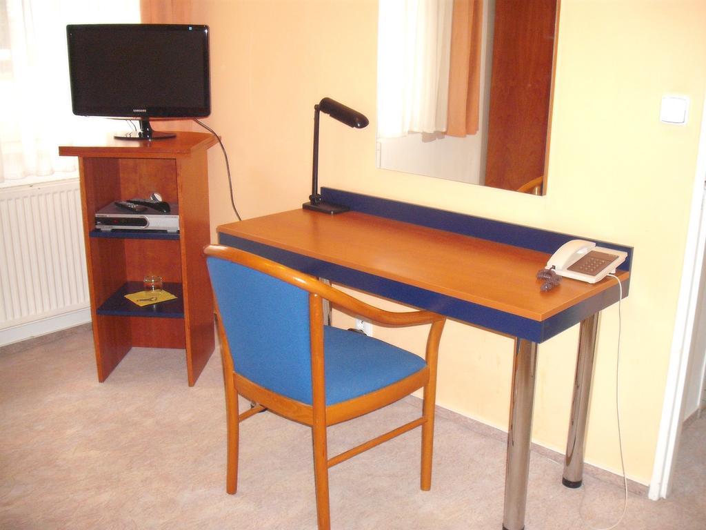 Hotel Forman Mladá Boleslav Szoba fotó