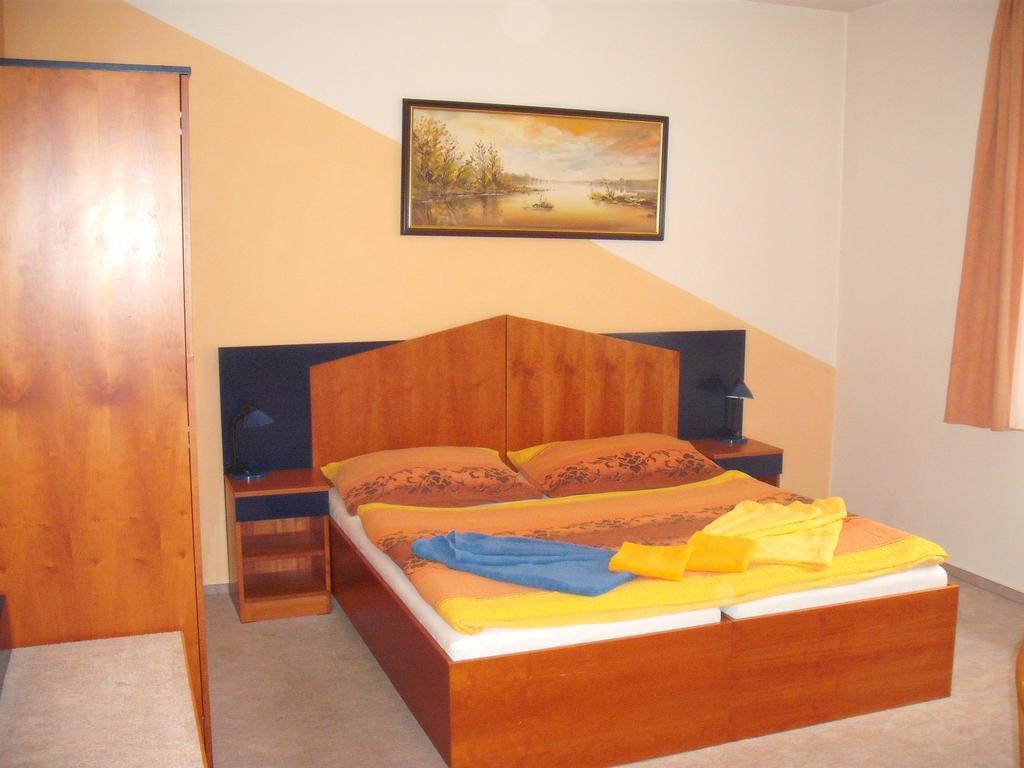 Hotel Forman Mladá Boleslav Szoba fotó